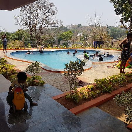 Dolphin Resort Yelagiri Exterior foto