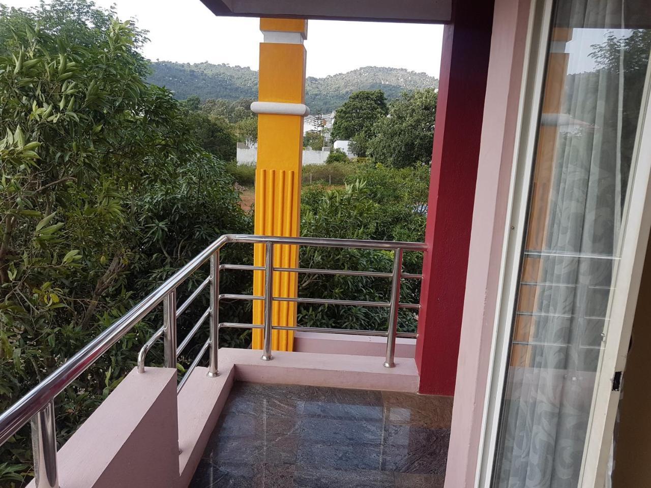Dolphin Resort Yelagiri Exterior foto